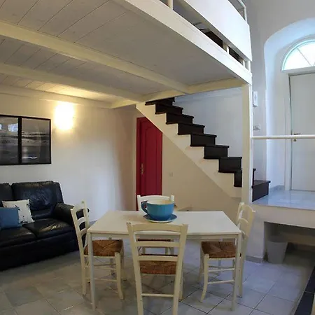 Apartment Dreaming *